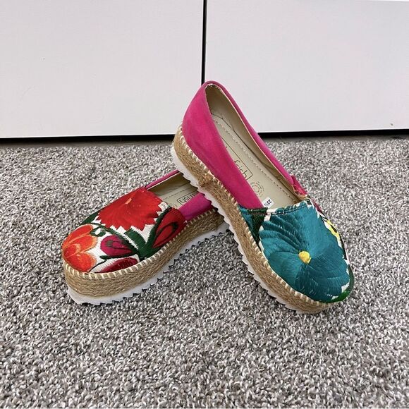 Lola Frish Floral Embroidered Platform Espadrille Slip On Size 23.5 or US 6.5 - Picture 2 of 14